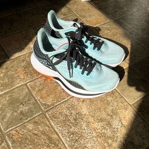 Saucony women’s running shoes